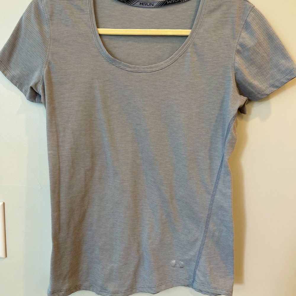 Striped Gray Under Armour Workout Tee Size Small